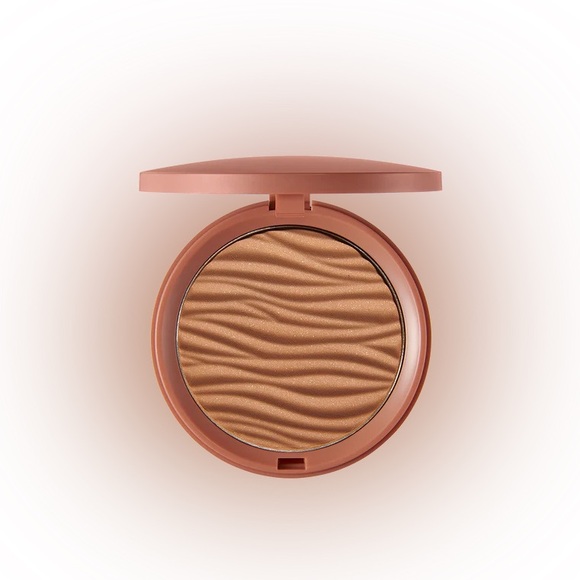 CIATÉ LONDON | Brazilian Glow Bronzing Powder in Aruba Island - Picture 3 of 11